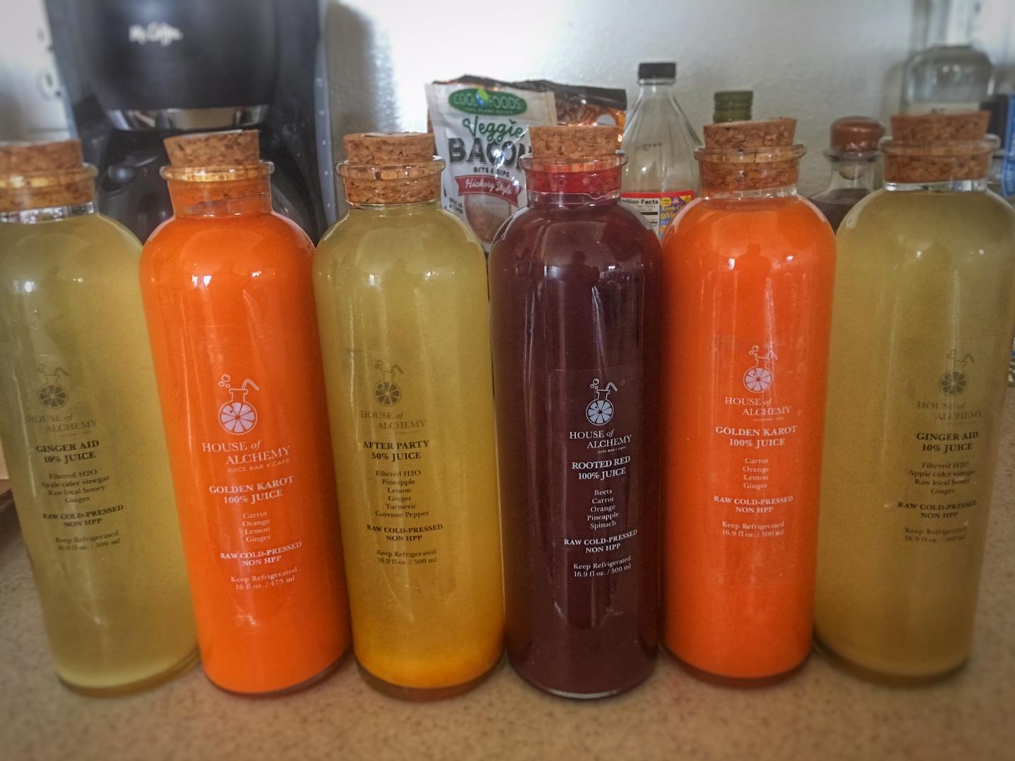 A look at a two week juice cleanse and what happens when you go on a juice cleanse. Juice cleanse by House of Alchemy Las Vegas. 