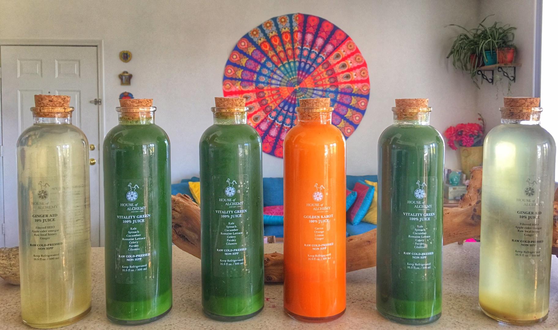 A look at a two week juice cleanse and what happens when you go on a juice cleanse. Juice cleanse by House of Alchemy Las Vegas. 