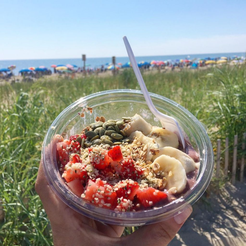 A guide to vegan dining in Rehoboth Beach, Delaware by Vegans, Baby. For more vegan dining guides, visit www.vegansbaby.com/vegansbaby2018